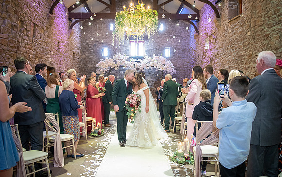 Rustic Romance: Exchanging Vows at Browsholme Hall and the Tithe Barn